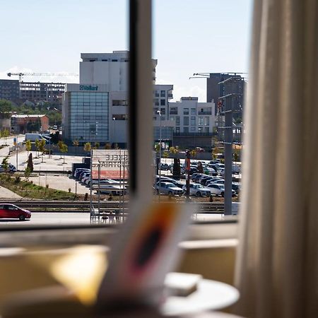 Hotel United Prishtine Bagian luar foto
