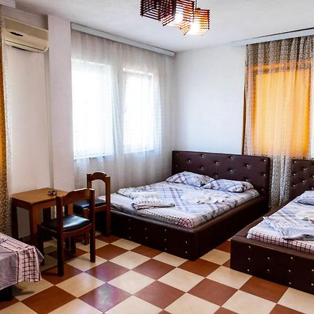 Hotel United Prishtine Bagian luar foto
