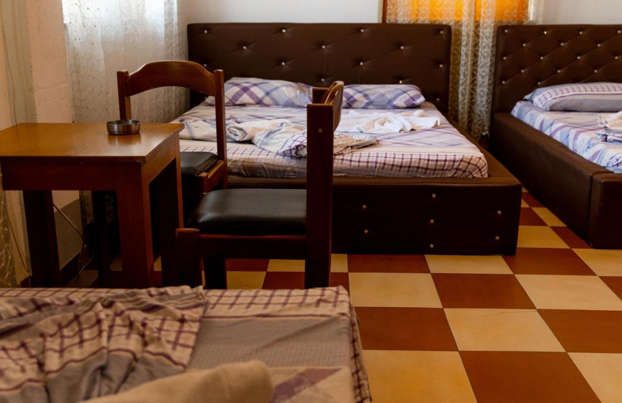 Hotel United Prishtine Bagian luar foto
