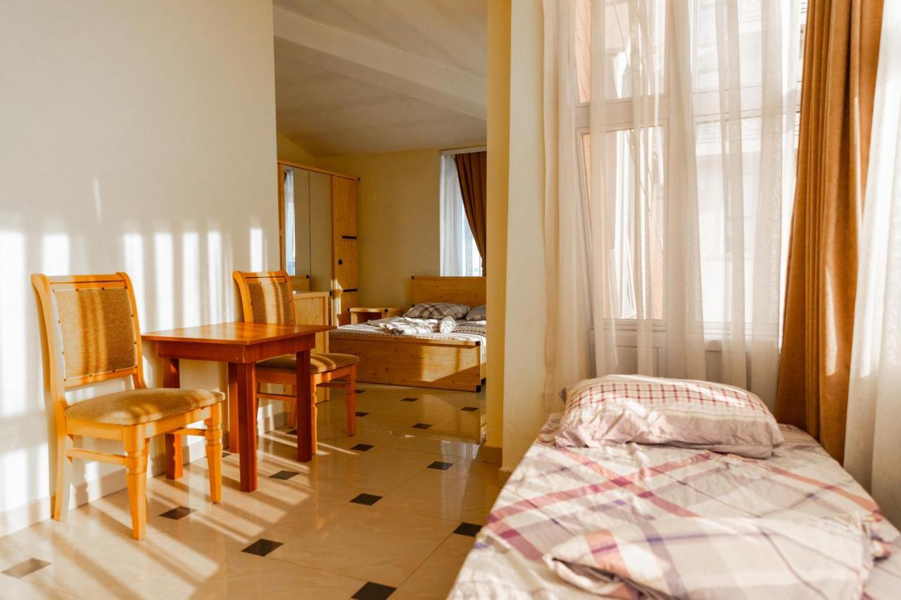 Hotel United Prishtine Bagian luar foto