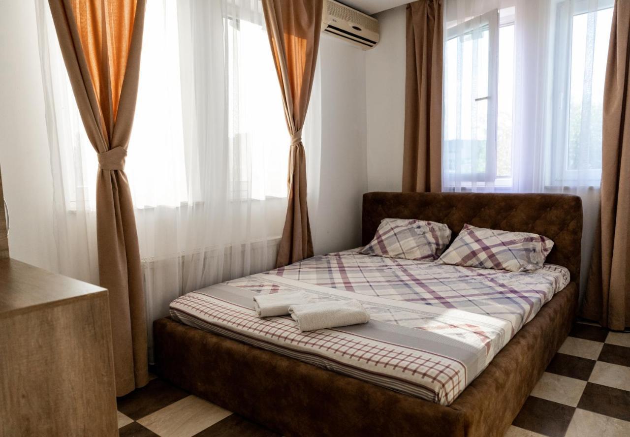 Hotel United Prishtine Bagian luar foto