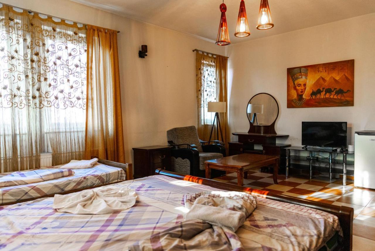 Hotel United Prishtine Bagian luar foto